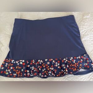 Callaway size L Navy/Gray Skort with floral
Flounce